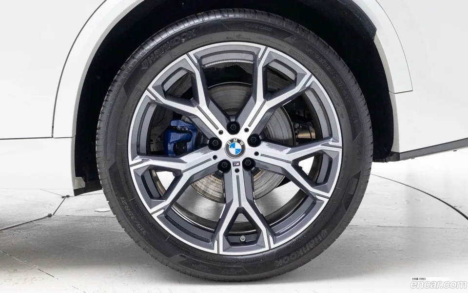 BMW X5 xDrive 40i M 2025 — миниатюра 2
