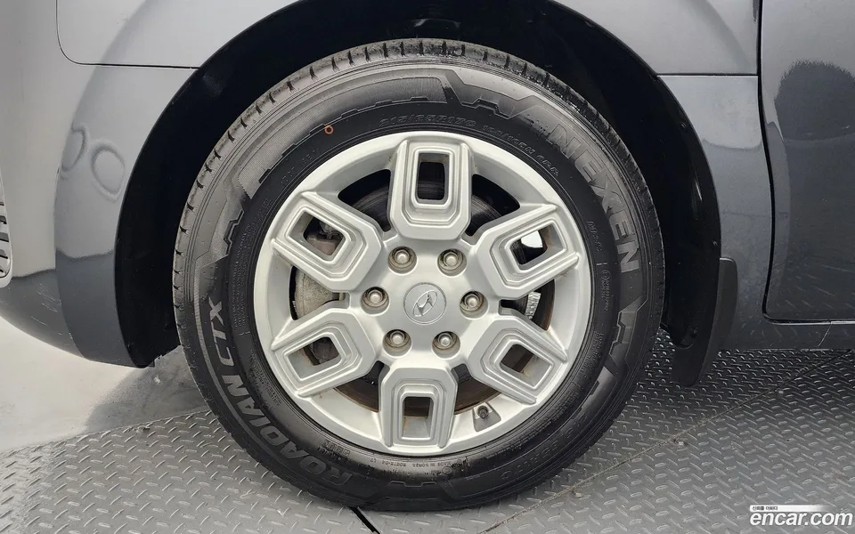 Hyundai Staria 5 2022 — миниатюра 2