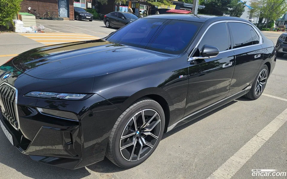 BMW 7 Series 740i xDrive M 2025 — миниатюра 2