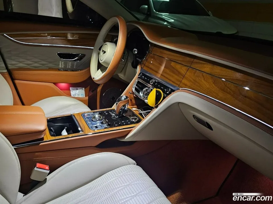 Bentley Flying Spur 4.0 2022 — миниатюра 2