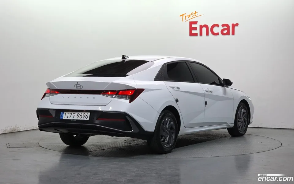 Hyundai Avante CN7 1.6 2023 — миниатюра 2