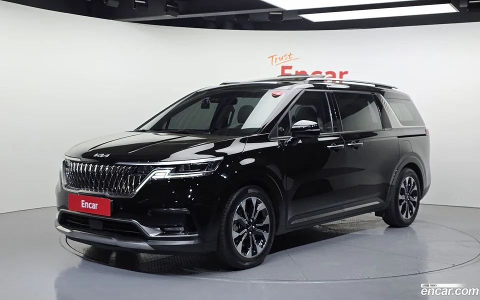 Kia Carnival 7 2023 — фото 1, купить с доставкой в Москву