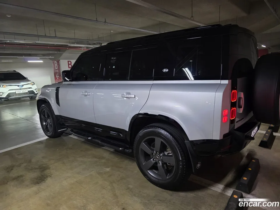 Land Rover Defender 110 D300 X- HSE 2024 — thumbnail 4