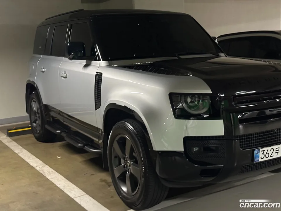 Land Rover Defender 110 D300 X- HSE 2024 — photo 1, buy with delivery to Moscow