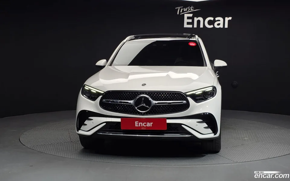 Mercedes-Benz GLC-Class GLC300 4MATIC AMG Line 2024 — миниатюра 3