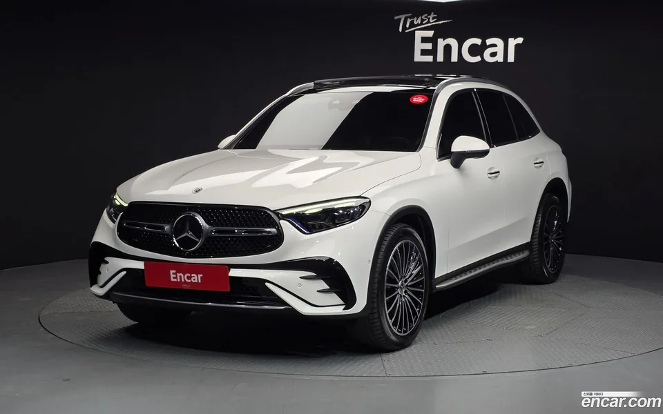 Mercedes-Benz GLC-Class GLC300 4MATIC AMG Line 2024 — фото 1, купить с доставкой в Москву