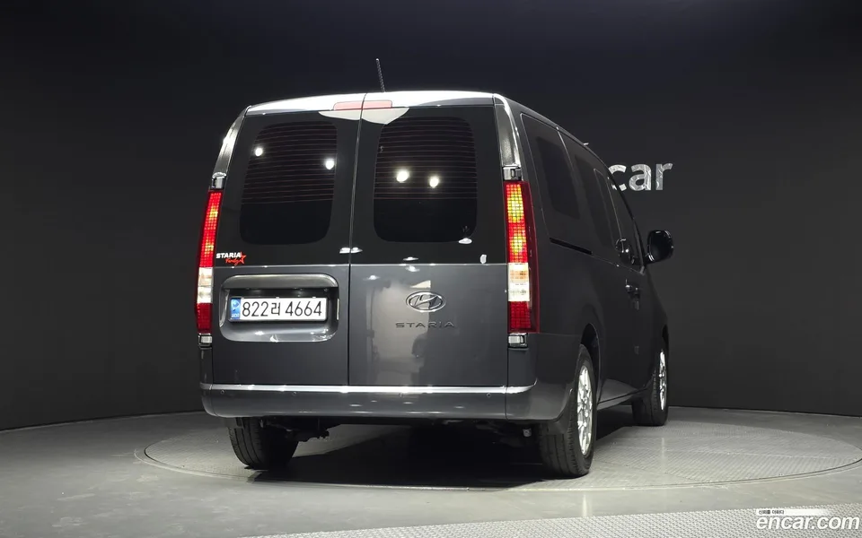Hyundai Staria L3.5 5 2022 — thumbnail 4