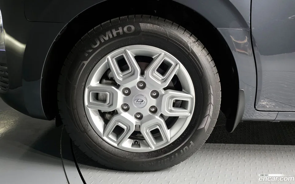 Hyundai Staria L3.5 5 2022 — thumbnail 5