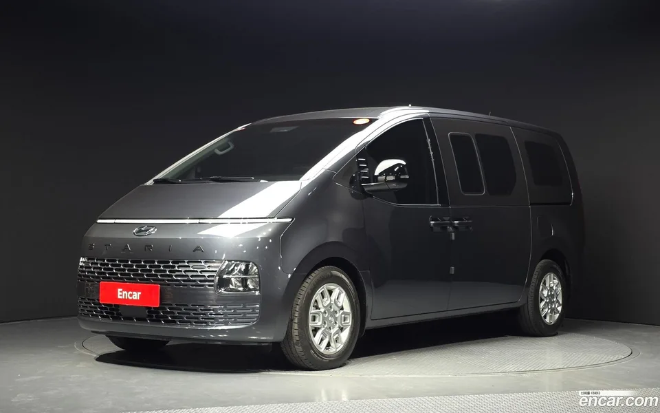 Hyundai Staria L3.5 5 2022 — photo 1, buy with delivery to Moscow