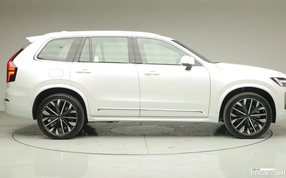 Volvo XC90 B6 2025 — миниатюра 3