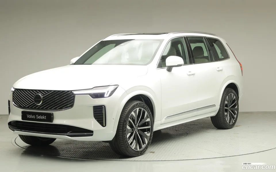 Volvo XC90 B6 2025 — фото 1, купить с доставкой в Москву