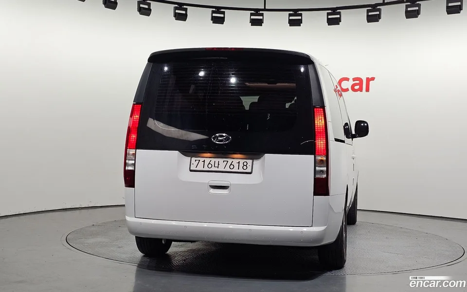 Hyundai Staria L3.5 11 2024 — миниатюра 4
