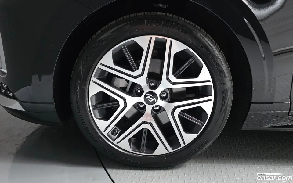 Hyundai Grandeur 2.5 2WD 2023 — миниатюра 2