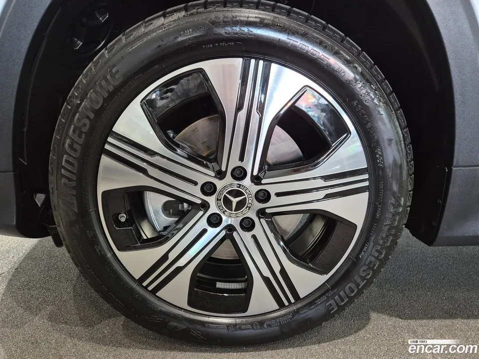 Mercedes-Benz EQB EQB300 4MATIC 2025 — миниатюра 2