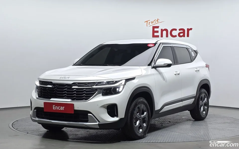 Kia Seltos 1.6 2WD 2025 — фото 1, купить с доставкой в Москву