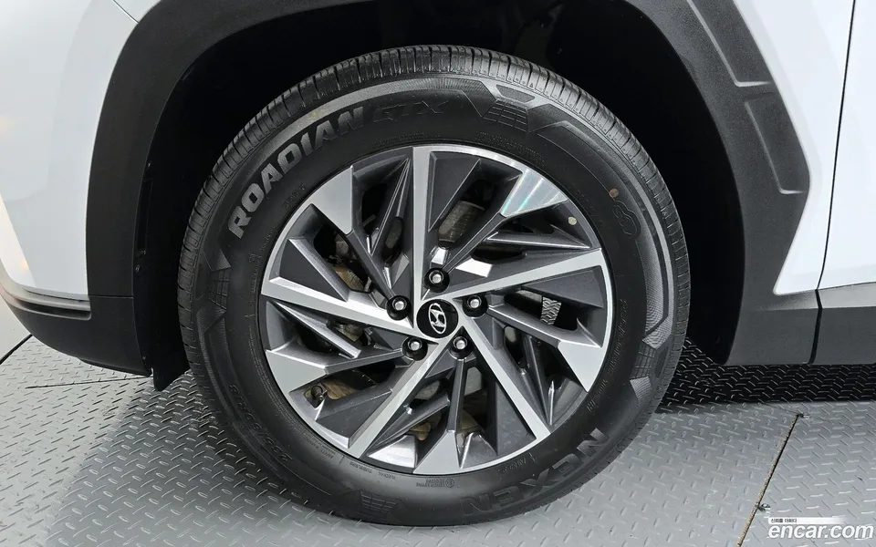 Hyundai Tucson 2.0 2WD 2023 — миниатюра 2