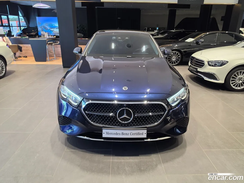 Mercedes-Benz E-Class E200 2025 — миниатюра 3