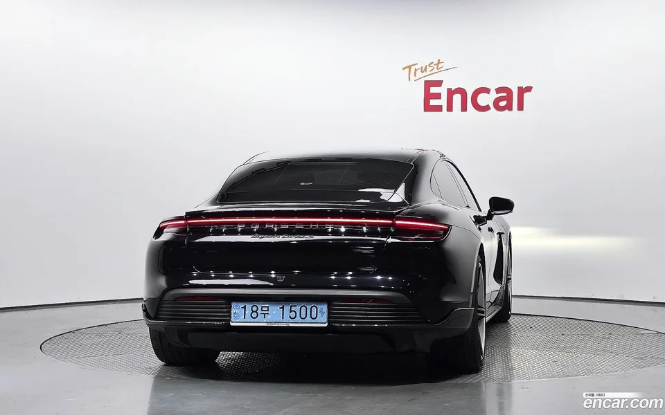 Porsche Taycan S 2023 — миниатюра 4