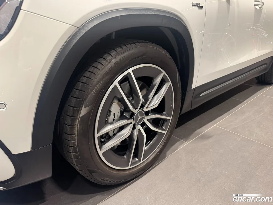 Mercedes-Benz GLB-Class AMG GLB35 4MATIC 2024 — миниатюра 2