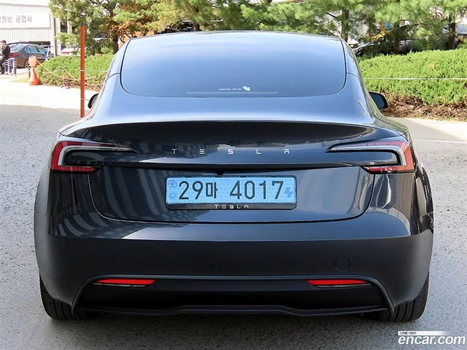 Tesla Model 3 RWD 2025 — миниатюра 4