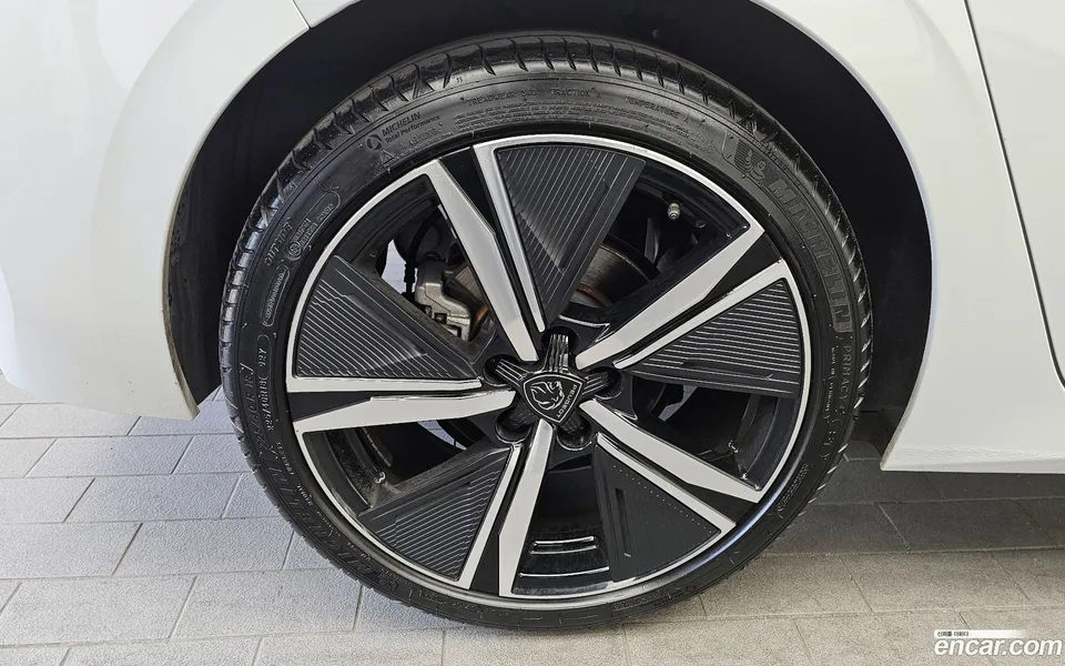 Peugeot 308 1.2 GT 2024 — миниатюра 2
