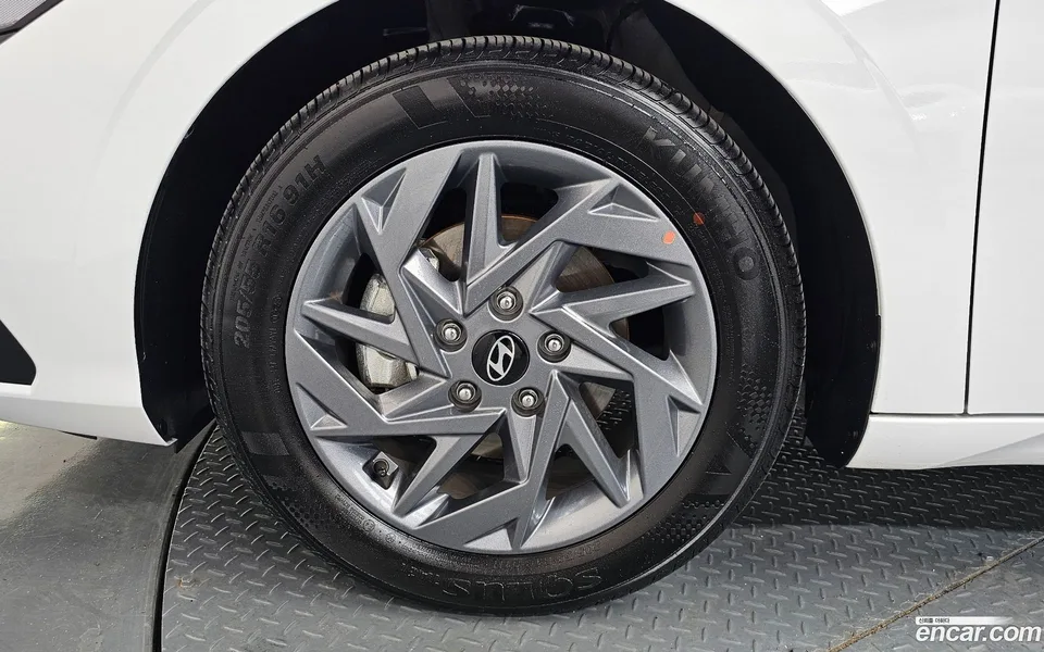 Hyundai Avante CN7 1.6 2025 — миниатюра 2