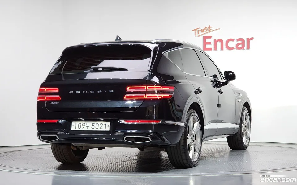 Genesis GV80 2.5T AWD 2023 — фото 1, купить с доставкой в Москву