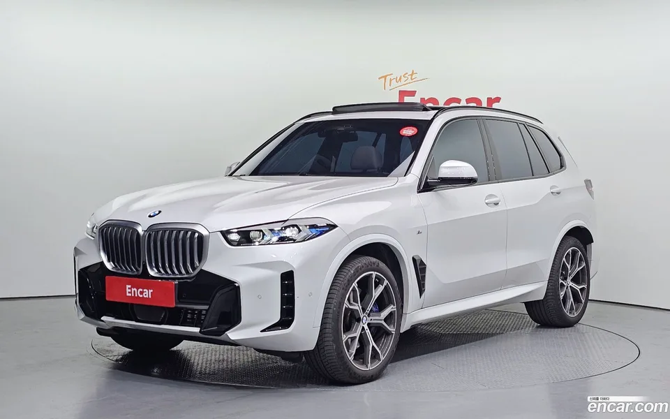 BMW X5 xDrive 40i M 2025 — фото 1, купить с доставкой в Москву