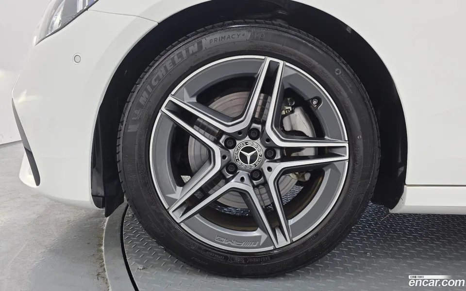 Mercedes-Benz E-Class E250 AMG Line 2023 — миниатюра 2