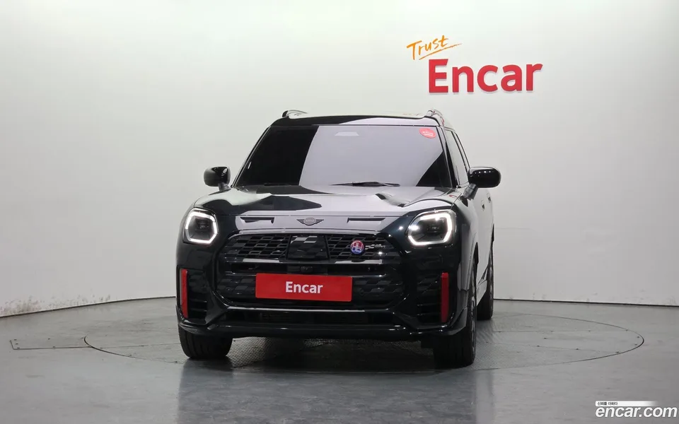 MINI Cooper S Countryman ALL4 JCW 2024 — миниатюра 3