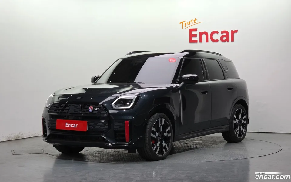 MINI Cooper S Countryman ALL4 JCW 2024 — фото 1, купить с доставкой в Москву