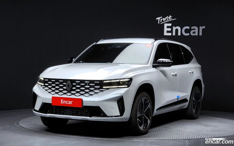 Renault Samsung Grand Koleos 1.5 E-TECH 2WD 2025 — фото 1, купить с доставкой в Москву