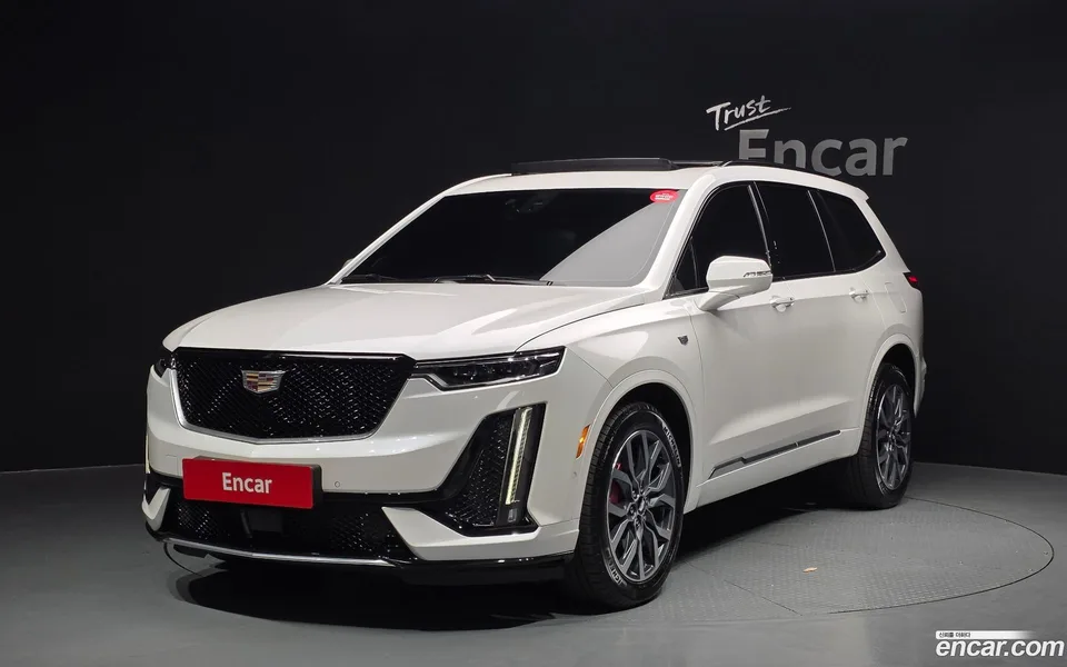 Cadillac XT6 3.6 2023 — фото 1, купить с доставкой в Москву