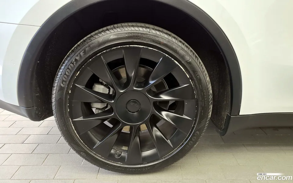 Tesla Model Y AWD 2022 — миниатюра 5