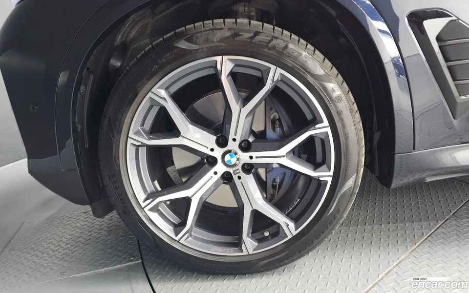 BMW X5 xDrive 40i M 2025 — миниатюра 2