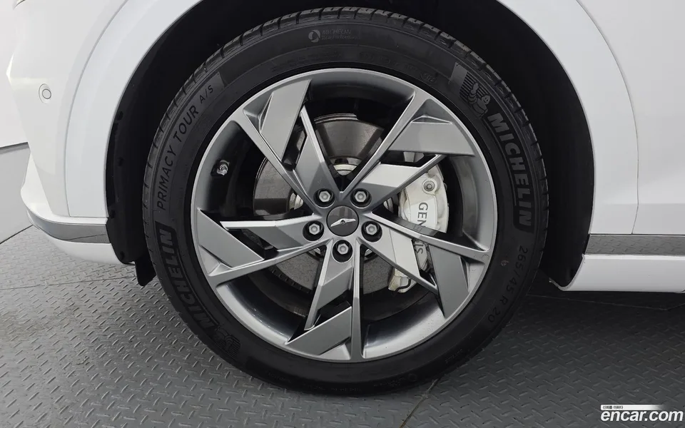 Genesis Electrified GV70 e-AWD 2023 — миниатюра 5