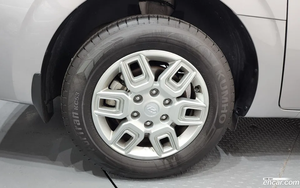 Hyundai Staria 3 2024 — миниатюра 2