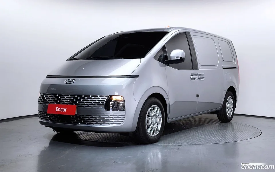Hyundai Staria 3 2024 — фото 1, купить с доставкой в Москву