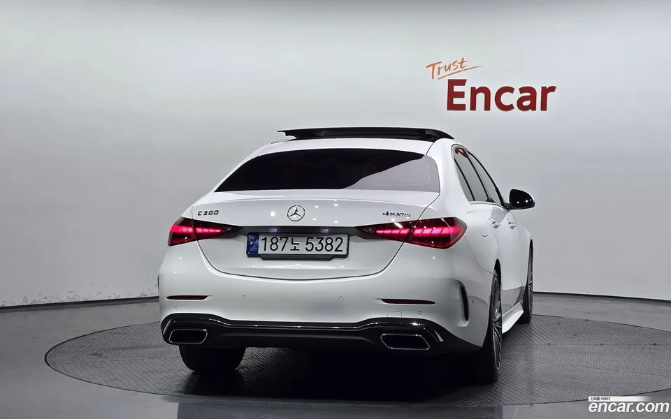 Mercedes-Benz C-Class C300 4MATIC AMG Line 2023 — миниатюра 4