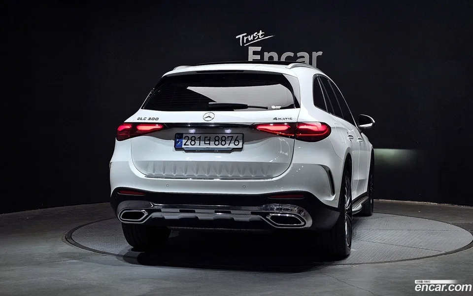 Mercedes-Benz GLC-Class GLC300 4MATIC AMG Line 2024 — миниатюра 4