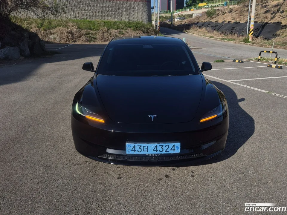 Tesla Model 3 RWD 2024 — миниатюра 3