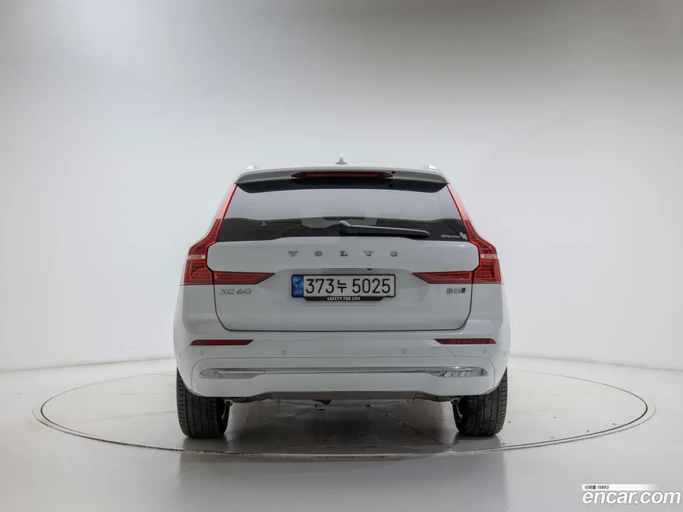 Volvo XC60 B5 2023 — миниатюра 4