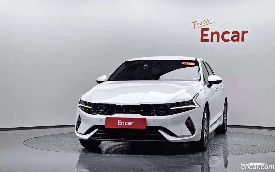 Kia K5 Hybrid 2023 — миниатюра 3