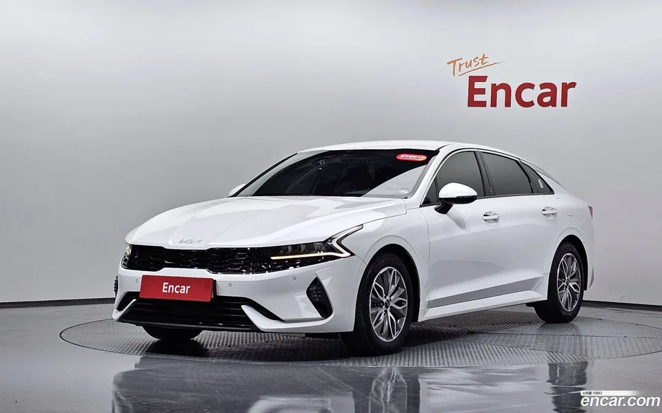 Kia K5 Hybrid 2023 — фото 1, купить с доставкой в Москву