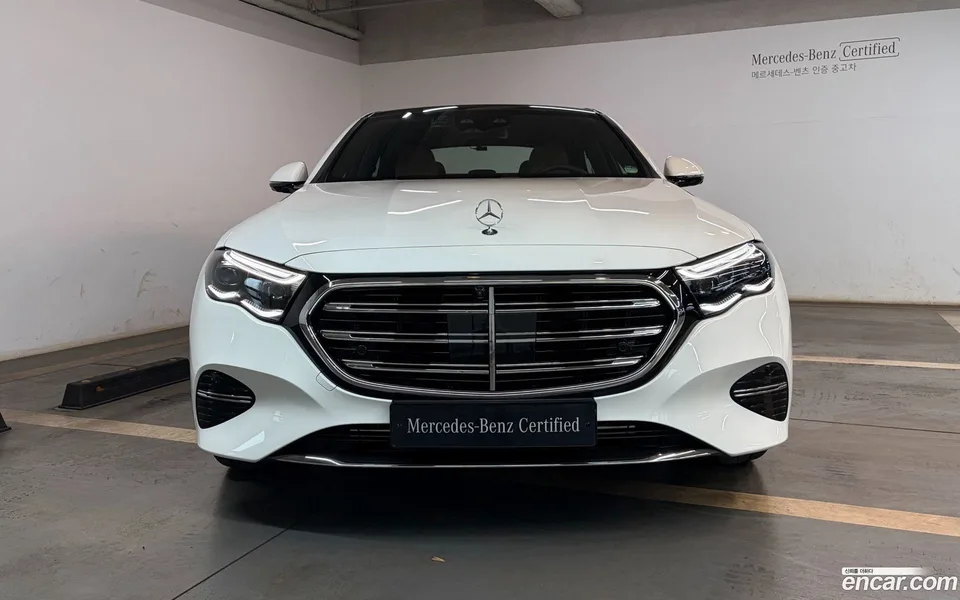 Mercedes-Benz E-Class E300 4MATIC 2025 — миниатюра 3