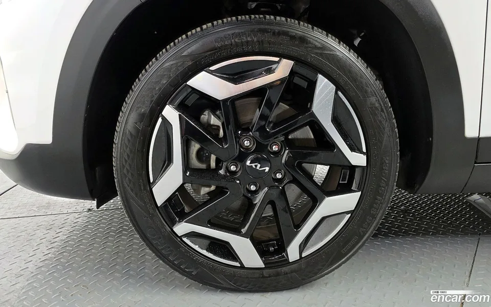 Kia Seltos 1.6 2WD 2023 — миниатюра 2