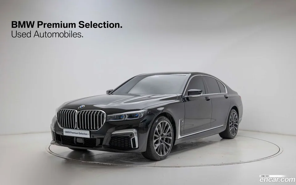 BMW 7 Series 740i M 2022 — фото 1, купить с доставкой в Москву