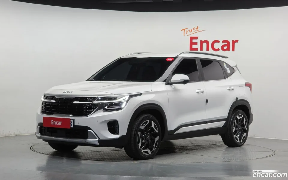 Kia Seltos 1.6 2WD 2024 — фото 1, купить с доставкой в Москву