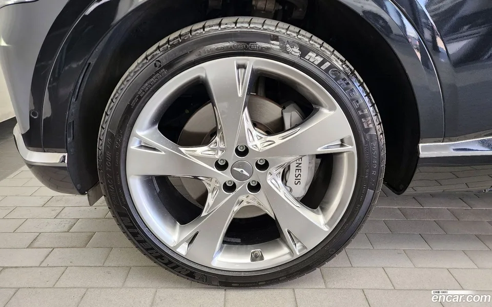 Genesis GV80 2.5T AWD 2023 — миниатюра 2