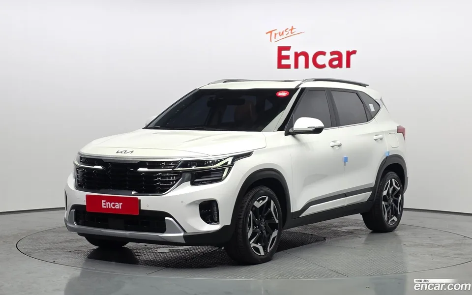 Kia Seltos 1.6 2WD 2023 — фото 1, купить с доставкой в Москву